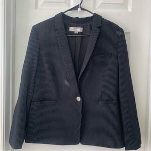 Tahari Arthur S Levine Dark Blue Navy Pinstripe Pantsuit women's sz 12 petite